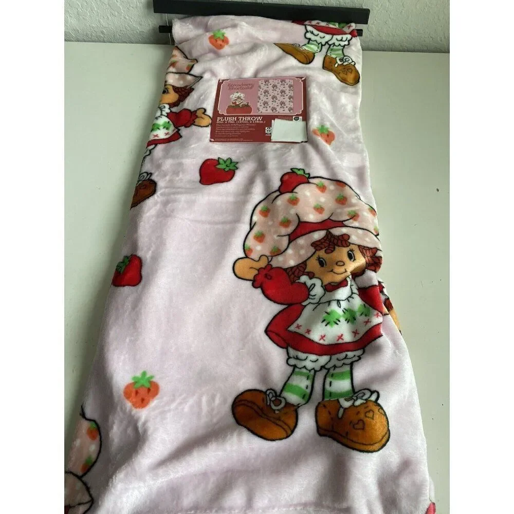 Strawberry Shortcake 50 X 70” Soft‎ Plush Throw Blanket Retro Classic NEW